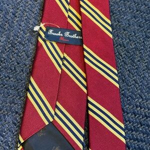BOYS Brooks Brothers Burgundy Tie with Yellow and Navy Stripes